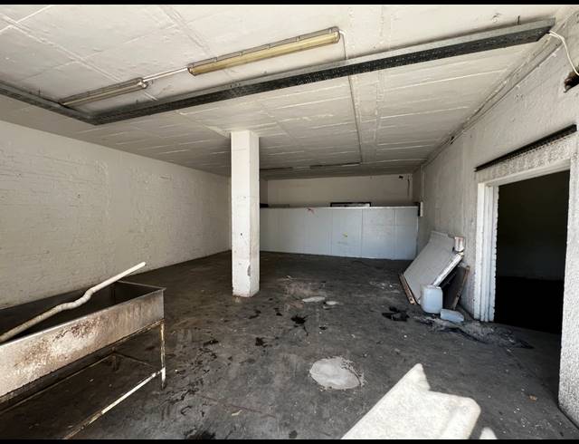 1,600M² WAREHOUSE TO LET IN PAROW EAST